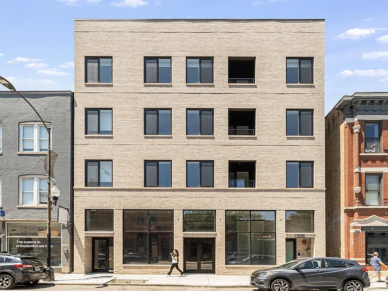 North + Damen — Photo 20