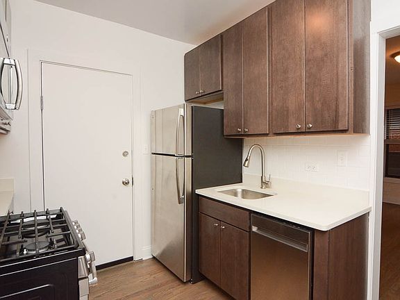 4th image of 2643 N Spaulding Ave #W3