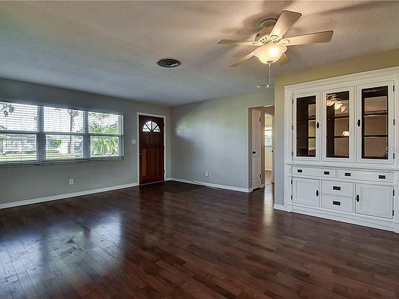 4th image of 10832 91st Ave