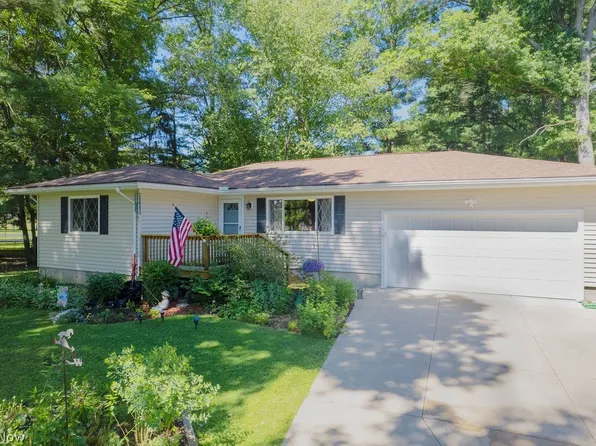 1195 New Milford Rd, Atwater, OH 44201