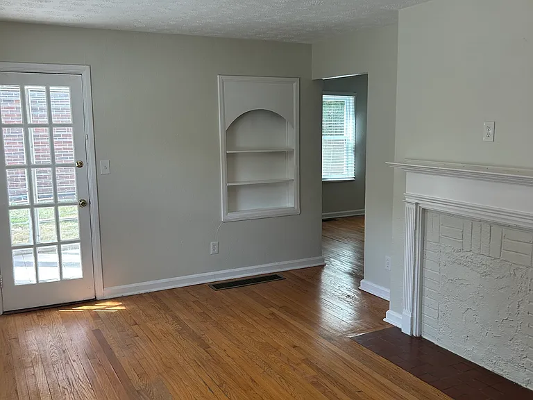 405 E Deckner Ave SW — Photo 6