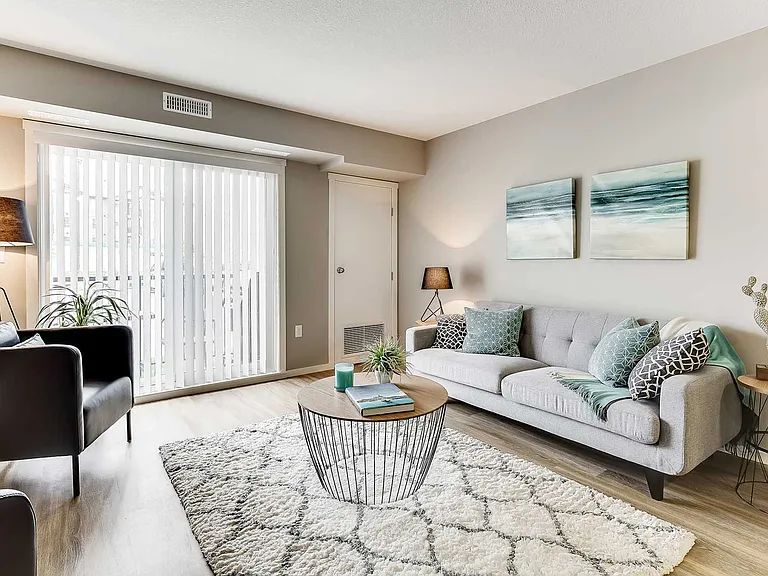 1701 Horizons Way — Photo 3