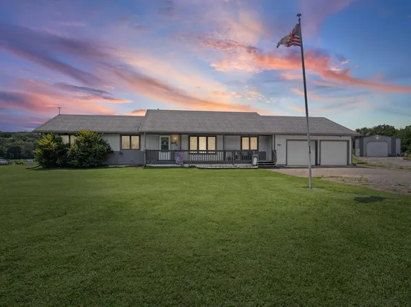 3881 E 117th St, Carbondale, KS 66414
