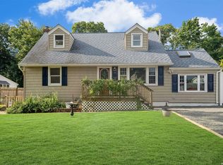 41 Samuel St, Ronkonkoma, NY 11779