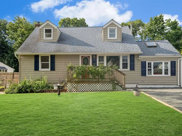 41 Samuel Street, Ronkonkoma, NY 11779