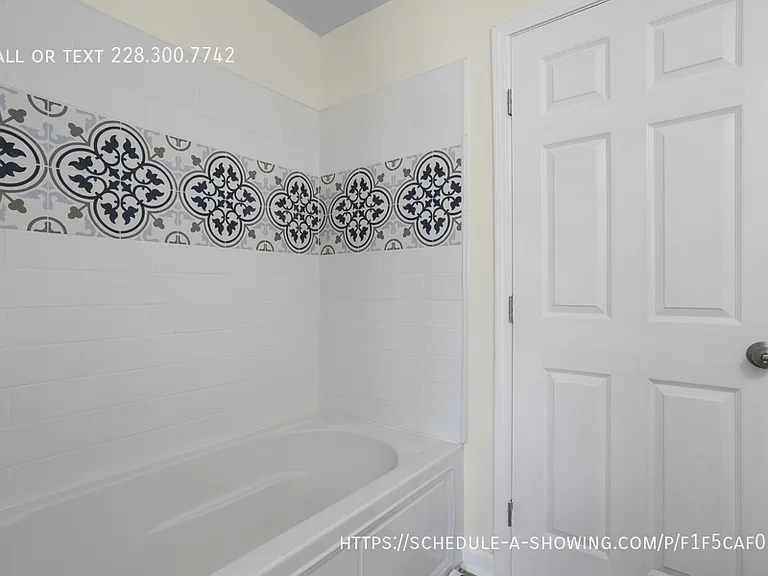 122 Carroll Ave — Photo 29