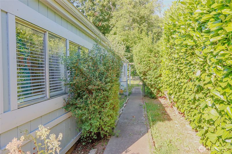 3rd image of 1298 NE Steele Creek Drive