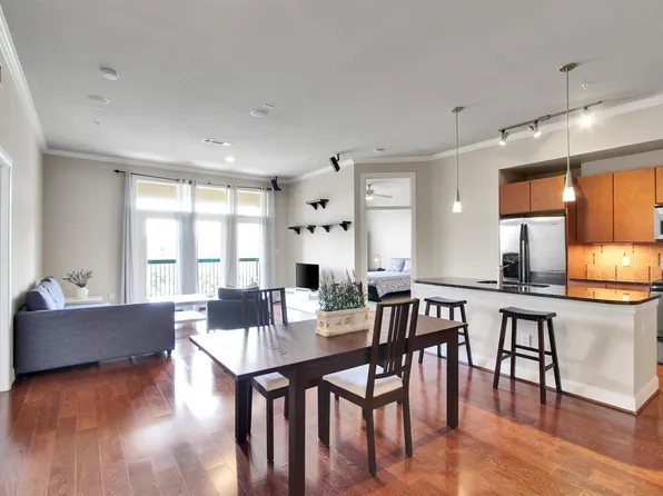 300 Saint Joseph Pkwy APT 318, Houston, TX 77002