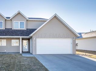1014 33rd St S, Moorhead, MN 56560