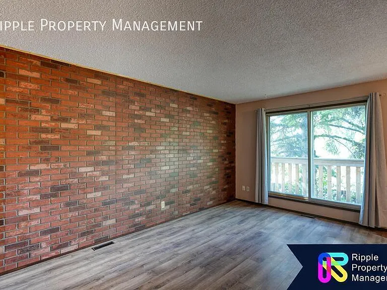 7712 Bowness Rd NW #E — Photo 4