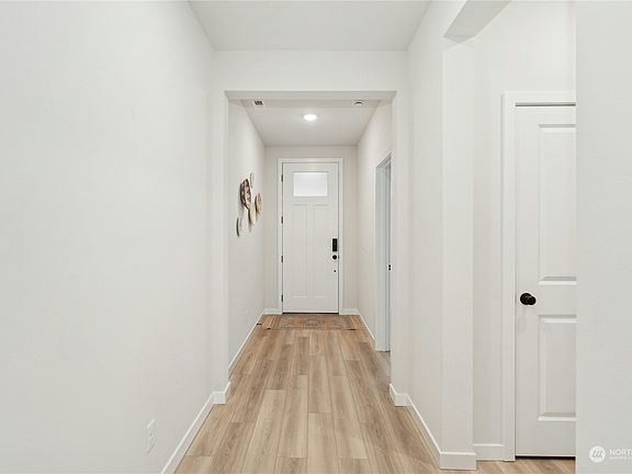 4th image of 1425 NW Swenson Court