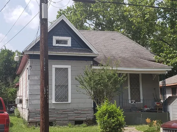 2209 Sumpter St, Houston, TX 77026