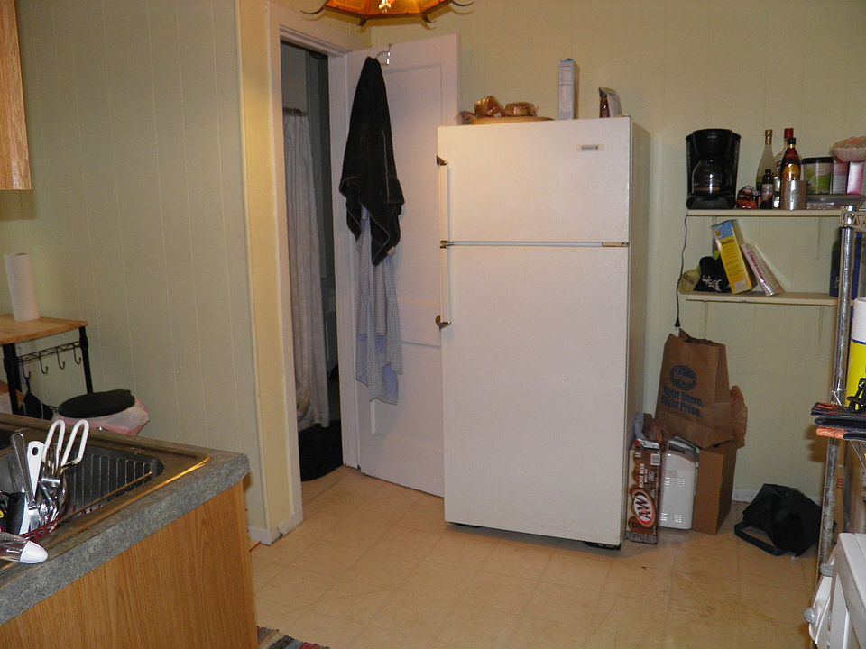 1st image of 420 1/2 W 2nd St #2W