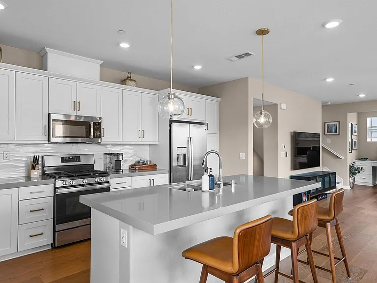 1833 Onyx Ln — Photo 41