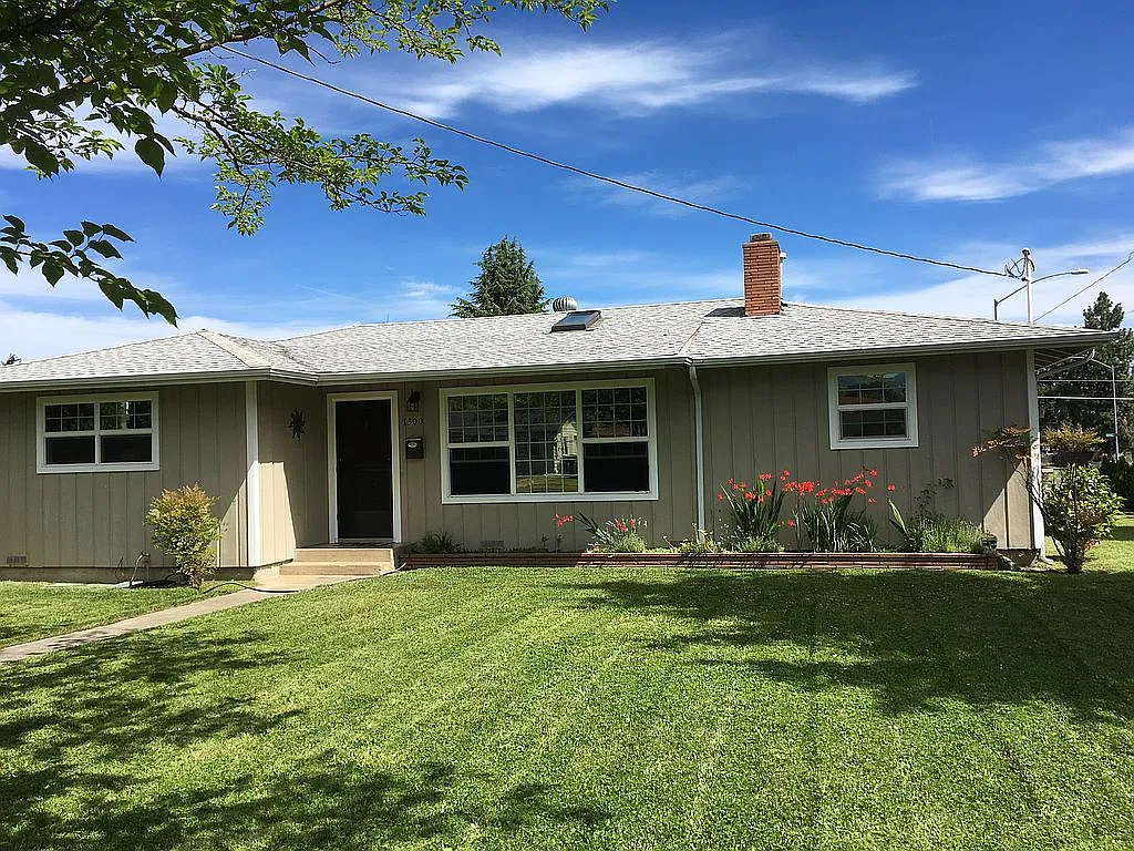 1300 Murray Ave photo 1