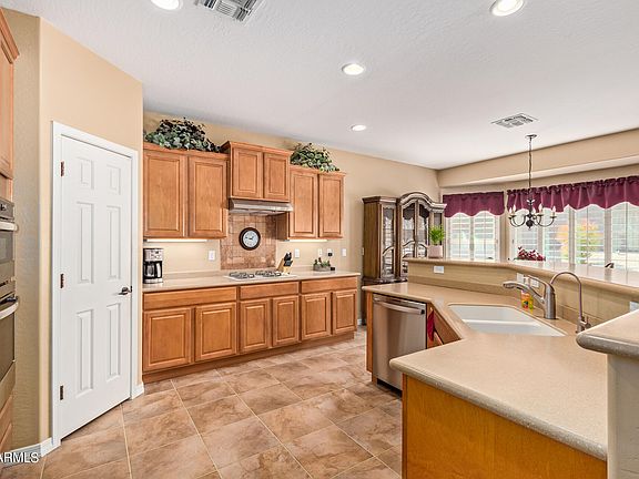 2nd image of 31938 N LARKSPUR Drive