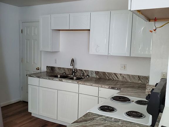 3rd image of 640 Eugenia St #9220967