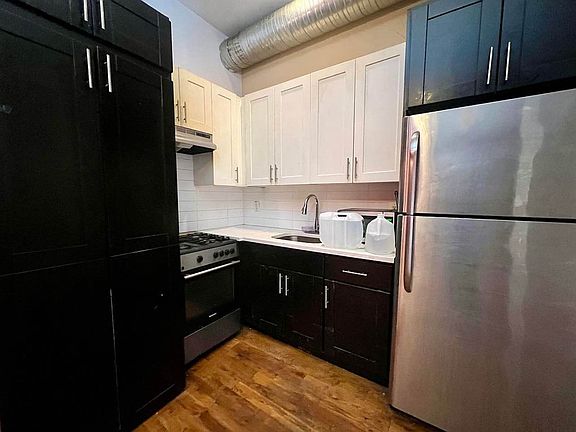 4th image of 132 New York Ave APT 2B