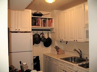 5th image of 425 E 63rd St APT E8g