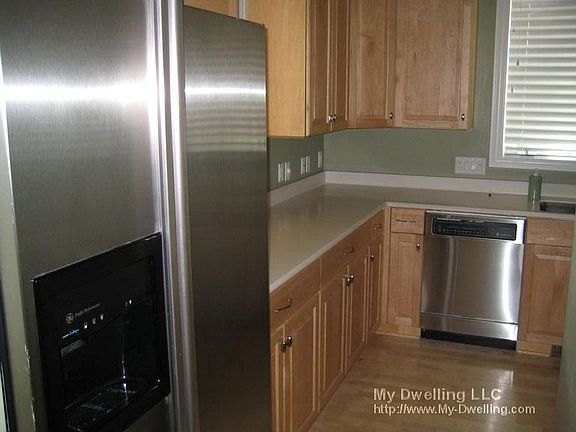 4th image of 1735 N Hubbard St