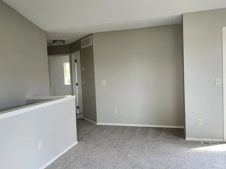 3360 N Governeour Cir — Photo 2
