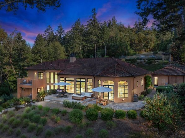 1315 W Dry Creek Road - 3bd/5ba, 3,648 sqft - in Healdsburg, CA