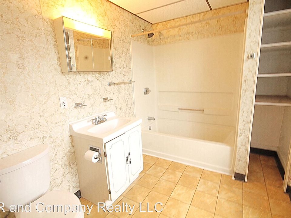 2nd image of 24 Parker St APT 8