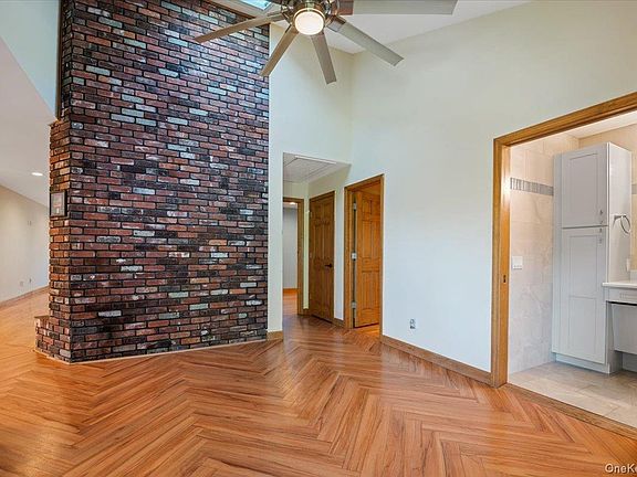 2nd image of 151 Seaman Neck Road