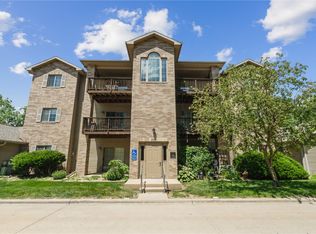 3028 Center Point Rd NE APT 201, Cedar Rapids, IA 52402
