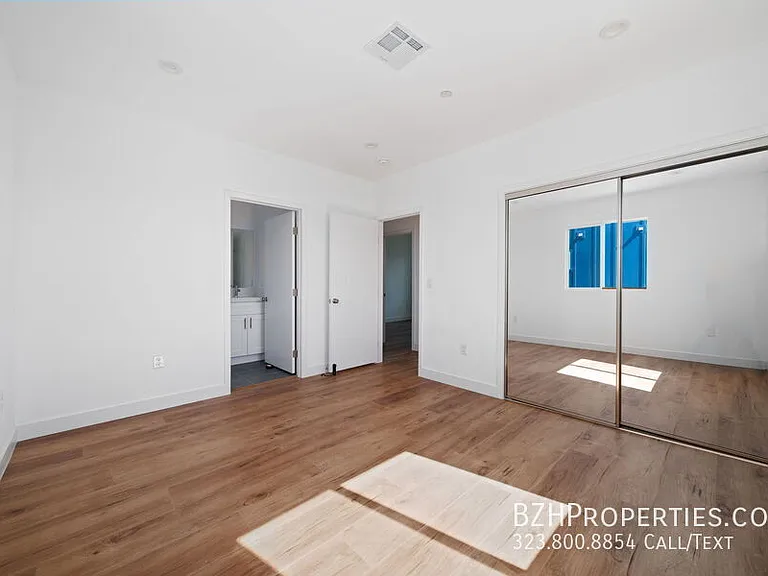 6338 Beck Ave #1/2 — Photo 8