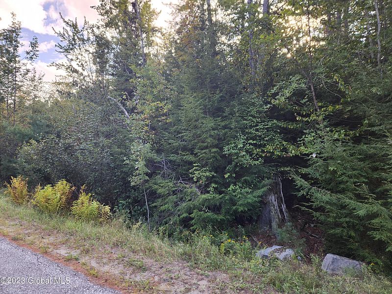 3rd image of L8.1 Vanderwalker Road