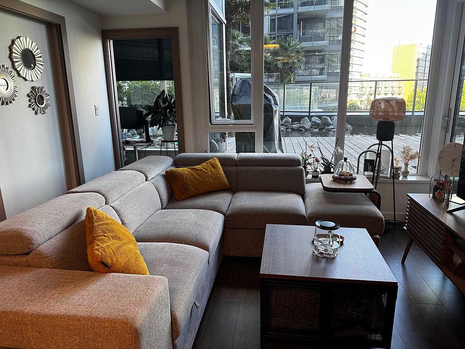1st image of 68 Smithe St #306