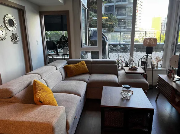 68 Smithe St #306, Vancouver, BC V6B 0P4