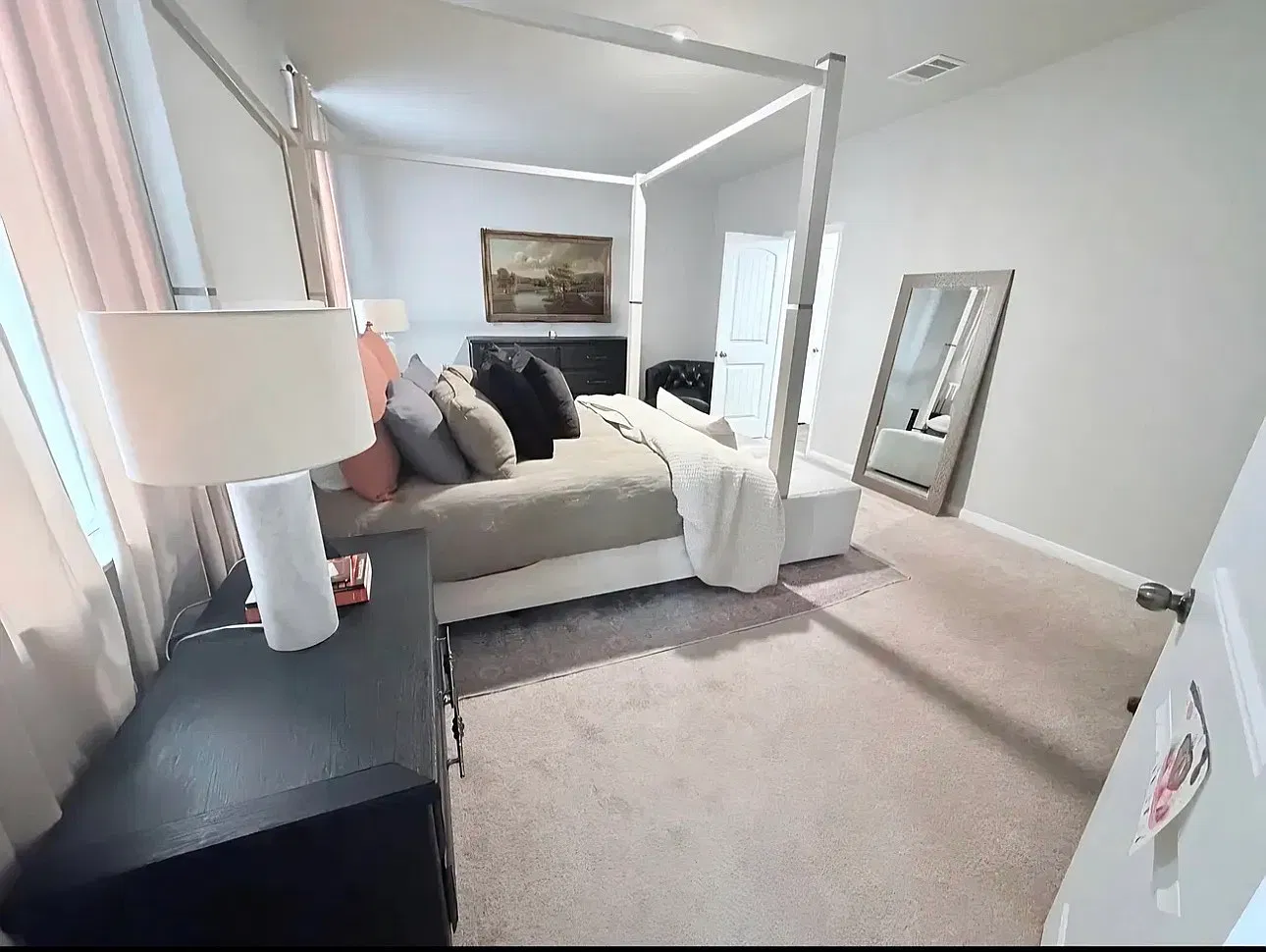 4 bed, 2069 sqft, $2,050 — Photo 3