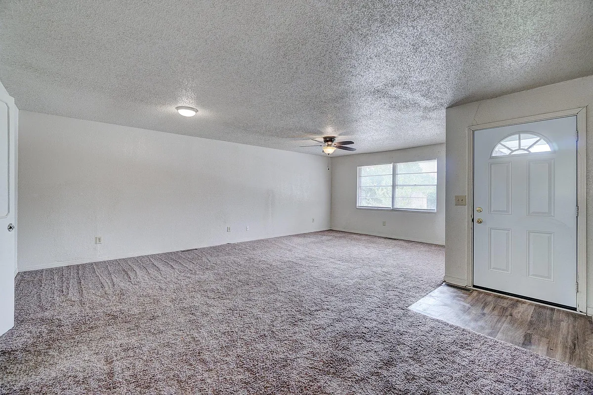 Building Photo - 529 N Blackwelder Ave #529