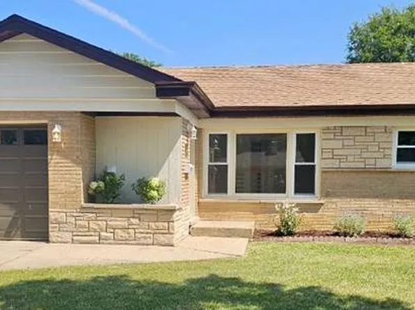 303 S Princeton Ave, Arlington Heights, IL 60005