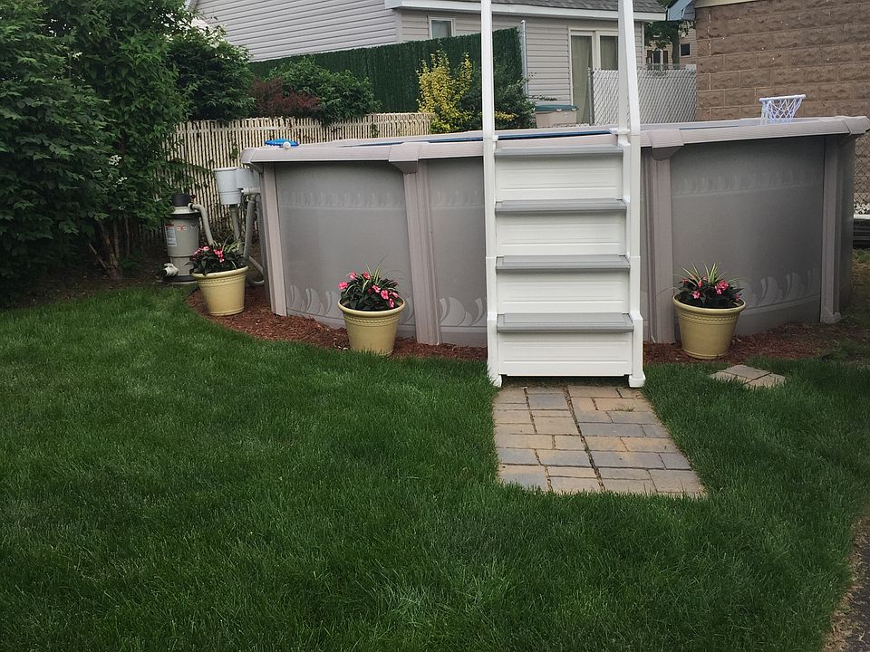 2nd image of 170 Barnard Ave