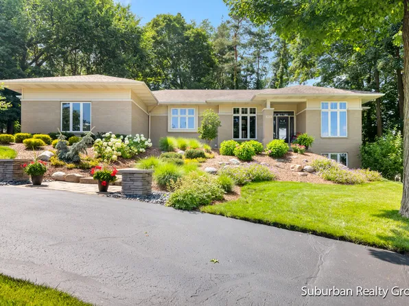 6073 Stonehenge Ct SW, Grandville, MI 49418