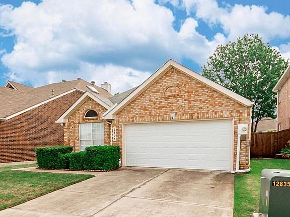 2nd image of 2105 Acosta Ln