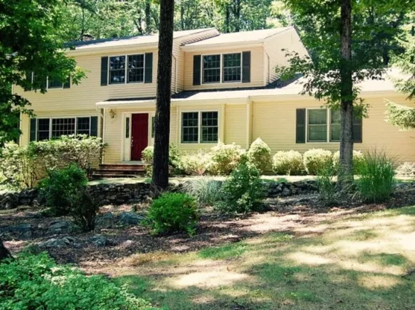 44 Nestling Wood Dr, Long Valley, NJ 07853