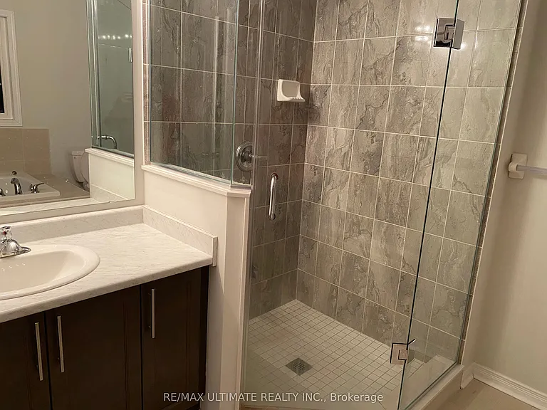 41 Kirby Ave — Photo 6
