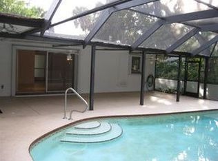 825 Hibiscus Ln, Vero Beach, FL 32963
