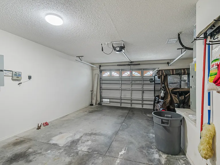 2454 Southern Oak St — Photo 37