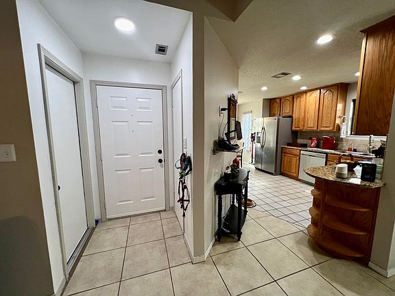 4th image of 404 Rhonda Kay Ct