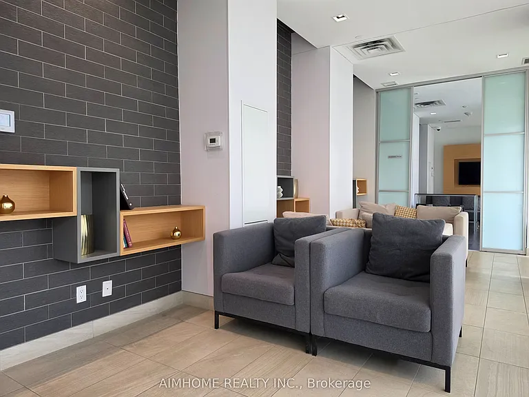 150 Fairview Mall Dr #504 — Photo 17