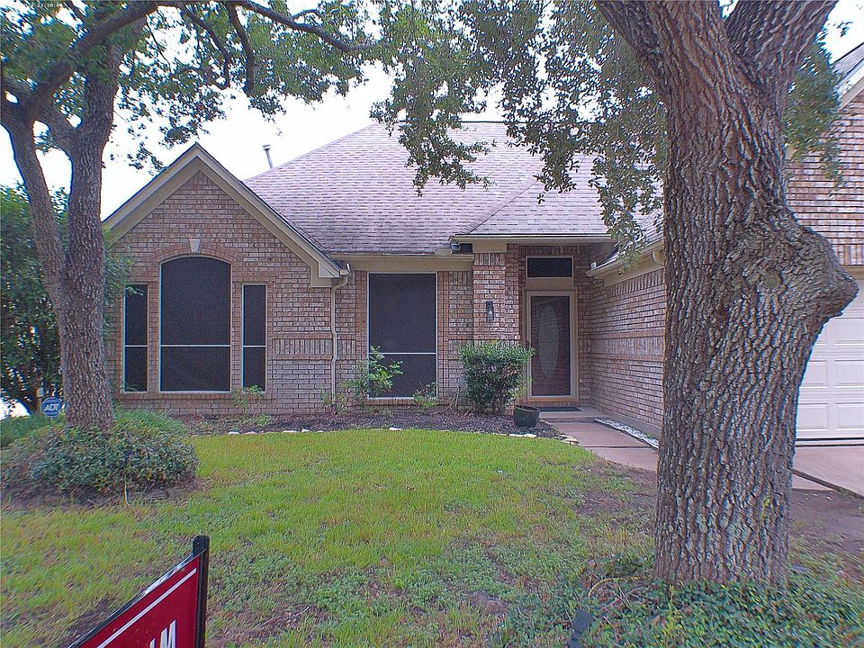 1st image of 17826 Scenic Oaks Dr