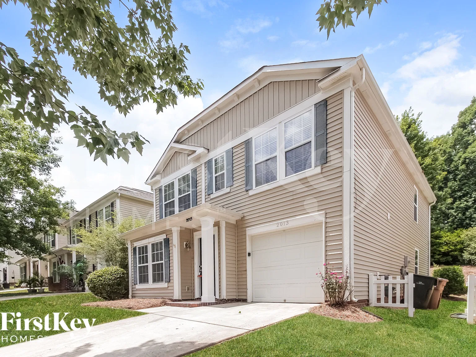 3 bed, 2.5 bath, 2054 sqft, $2,205 — Photo 3