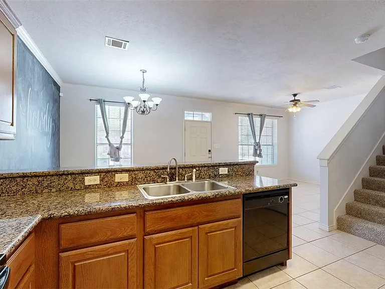 332 Forest Dr — Photo 13