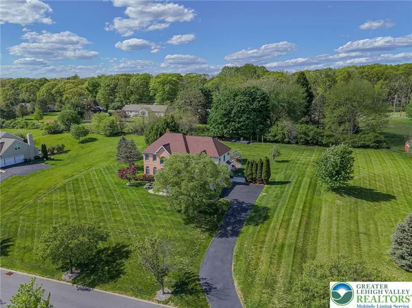 6551 Overlook Rd, Orefield, PA 18069