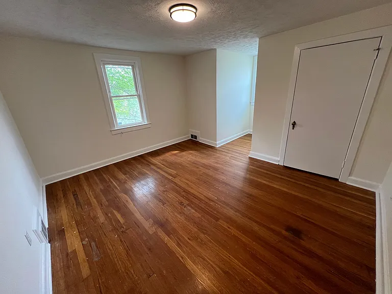 107 Steele Ave — Photo 18